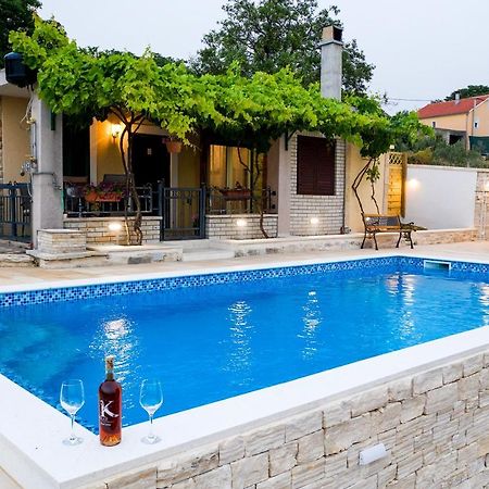 Country House Korlat Бенковац Екстериор снимка