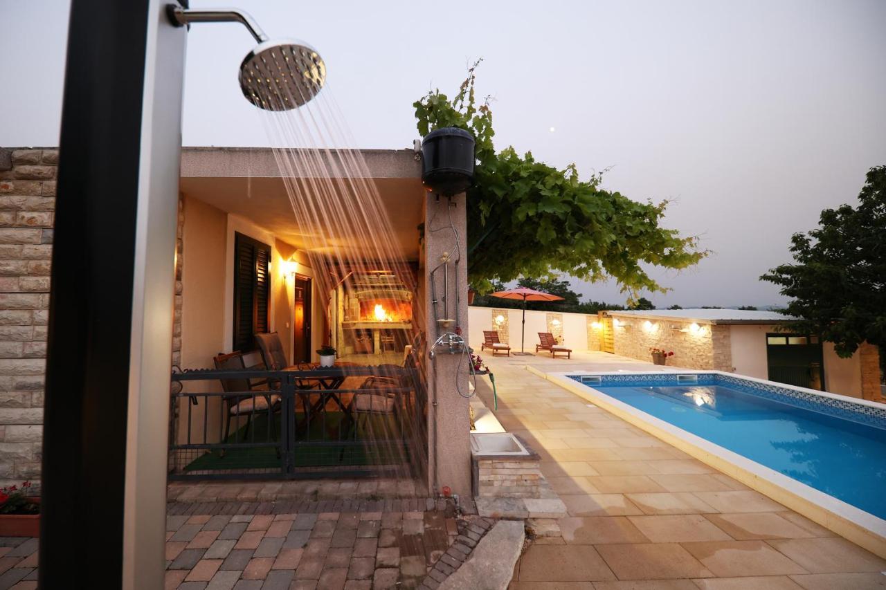 Country House Korlat Бенковац Екстериор снимка