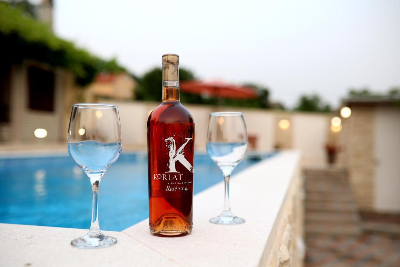 Country House Korlat Бенковац Екстериор снимка