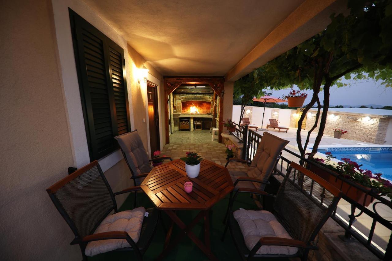 Country House Korlat Бенковац Екстериор снимка