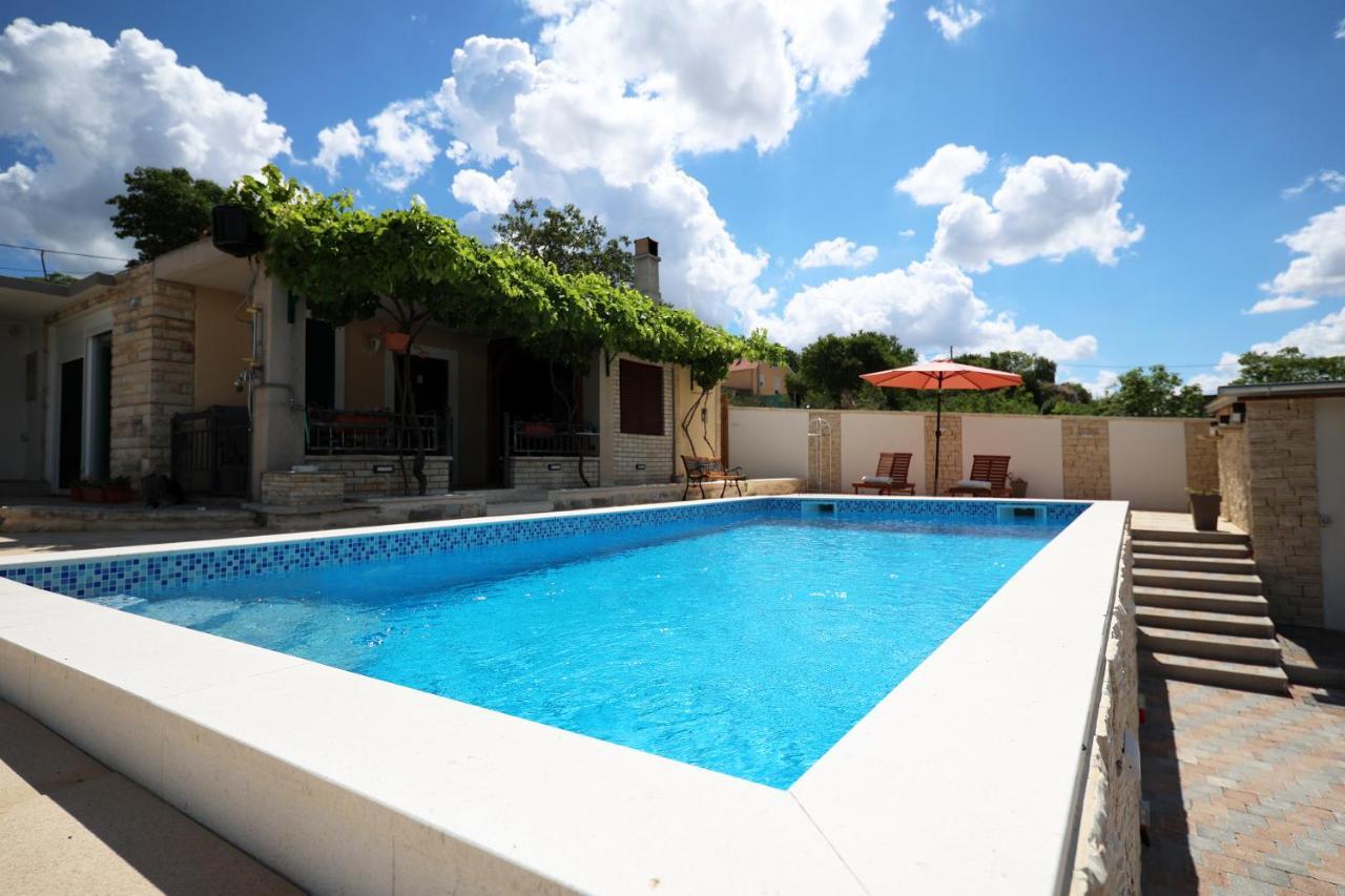 Country House Korlat Бенковац Екстериор снимка
